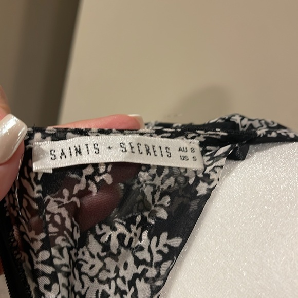 Saints and Secrets Black and White Romper Size Small - Picture 9 of 9